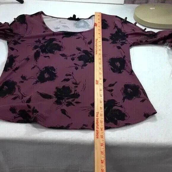 Corvia women's size small purple black floral top - Picture 5 of 9